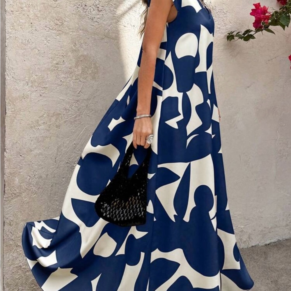 SHEIN Blue and White Asymmetrical Sleeveless Sundress - Picture 5 of 5